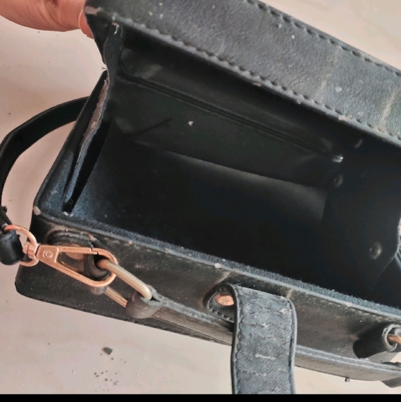 Vintage look box sling bag - Picture 7 of 10